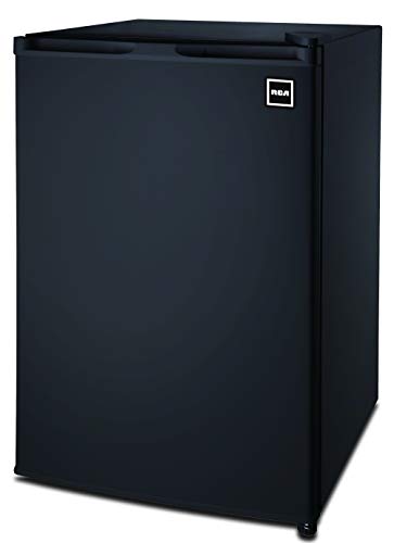 Curtis RFR464-BLACK 4.6 Cu Ft Fridge Black